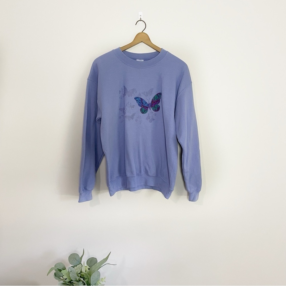 Vintage Women's Purple Crewneck Embroidered Butterfly Pullover Sweatshirt